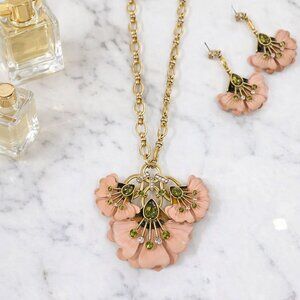 Stella and Dot Rory Statement Jeweled Pendant Necklace